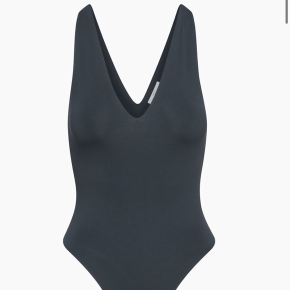 Babaton Contour Bodysuit - Picture 1 of 6